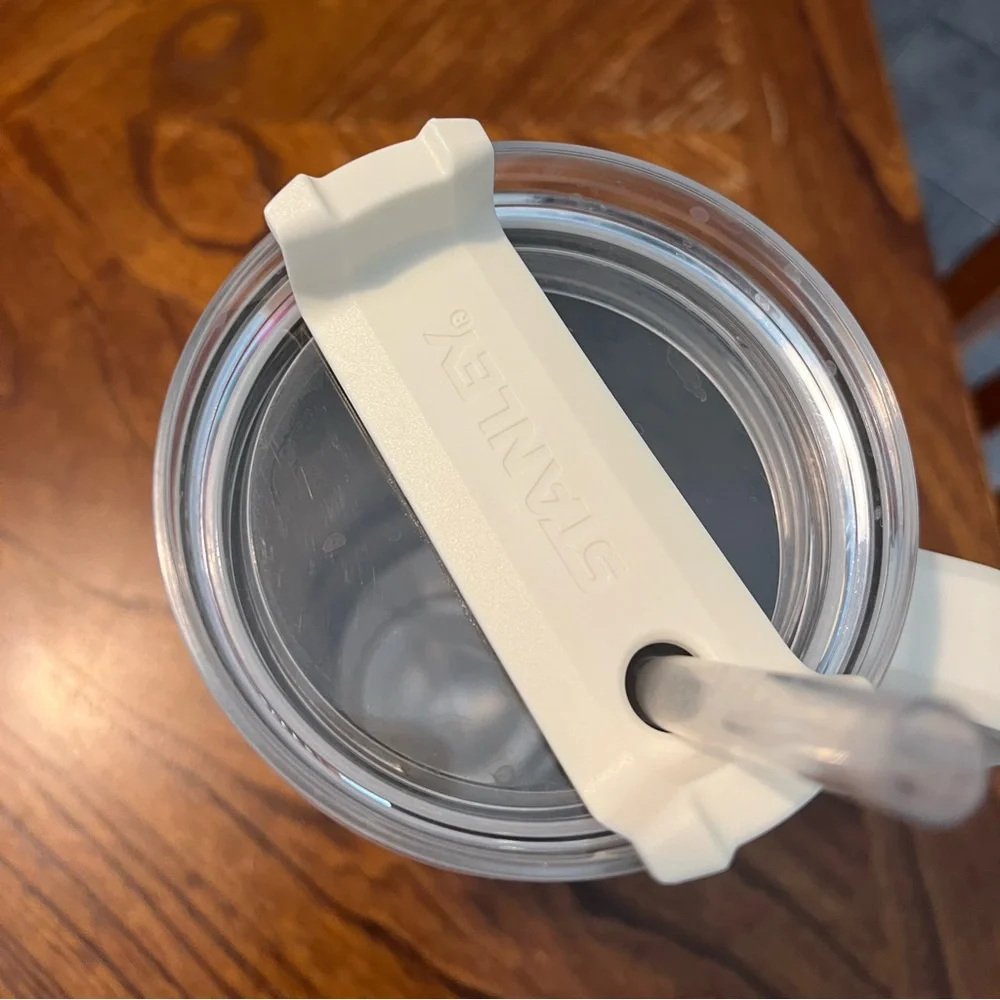 Stanley Light Gray Travel Tumbler with Cream Handle